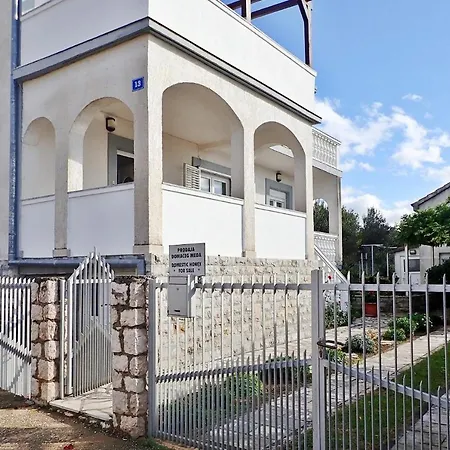 In With Sea View Maslenica