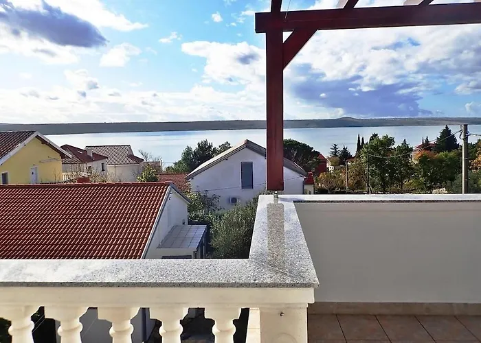 In With Sea View Maslenica