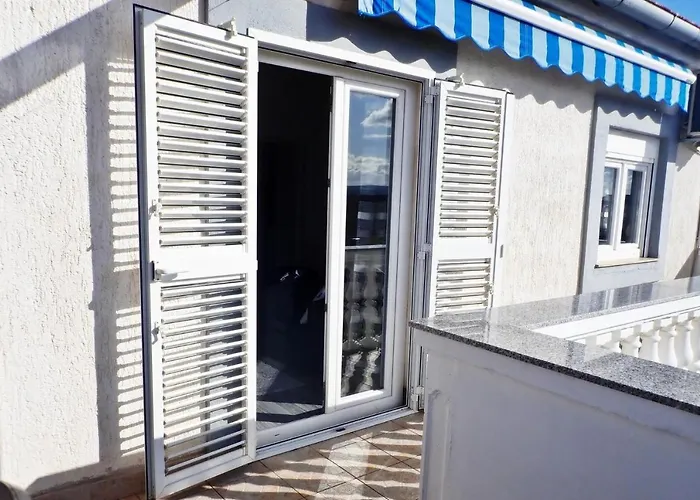 Daire In With Sea View Maslenica